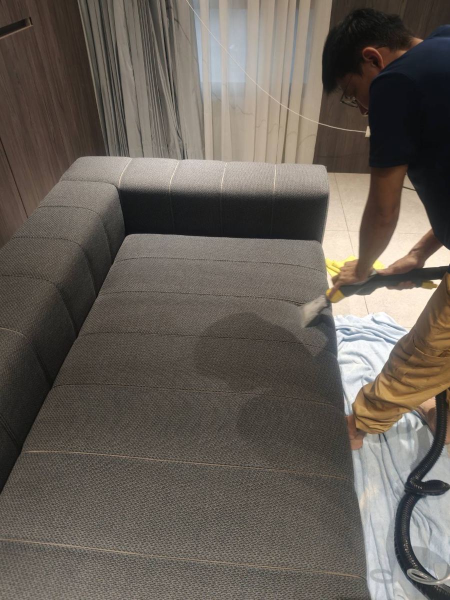 到府布沙發清洗施作